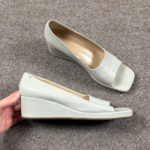 Vintage Bottega Veneta Grey Leather Wedge Heeled Sandal...